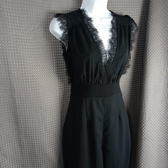 Altar'd State Jumpsuit Womens Small Black Lace Trim Deep V Back Zip Tie Waist - Picture 1 of 14